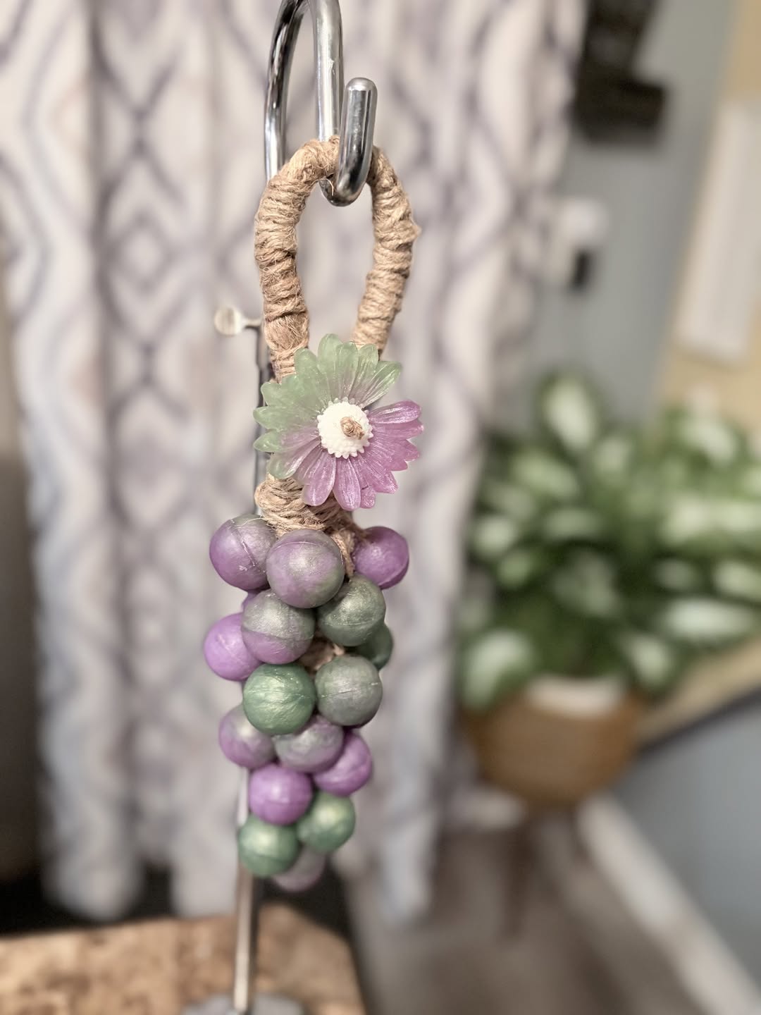 "Multicolor Grapes" Soapy Vine